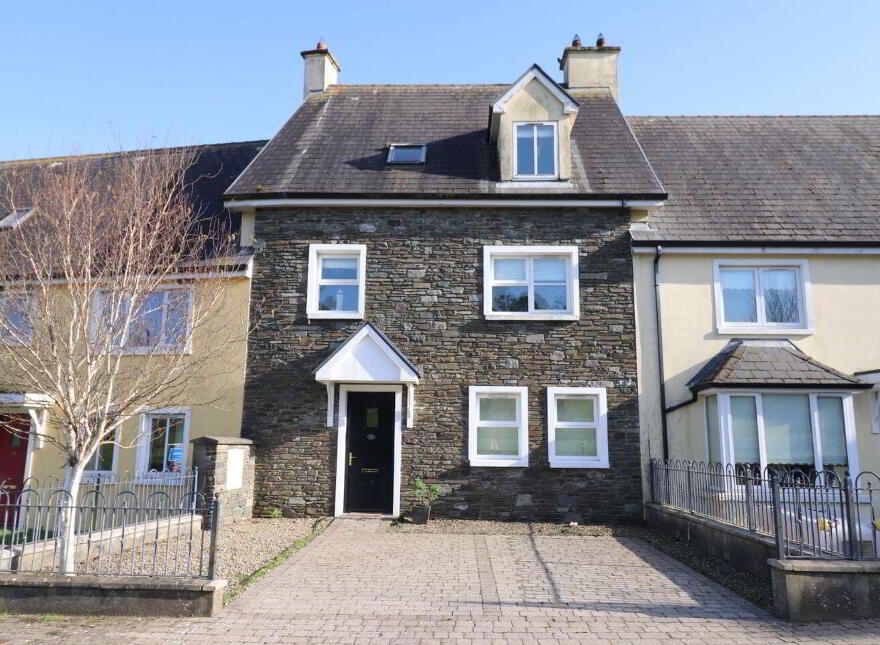 34 The Lawn, Union Hall, Union Hall, P81R624