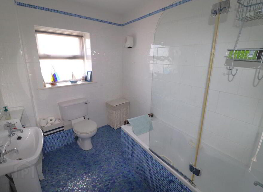 34 The Lawn, Union Hall, Union Hall, P81R624