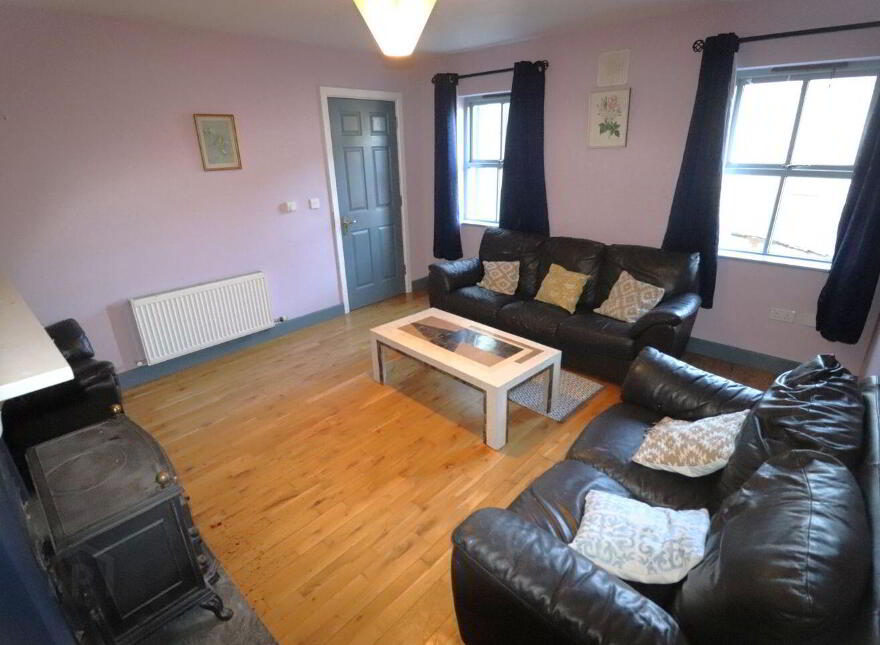 2 Sean Tobar, Ballydehob, P81HH33