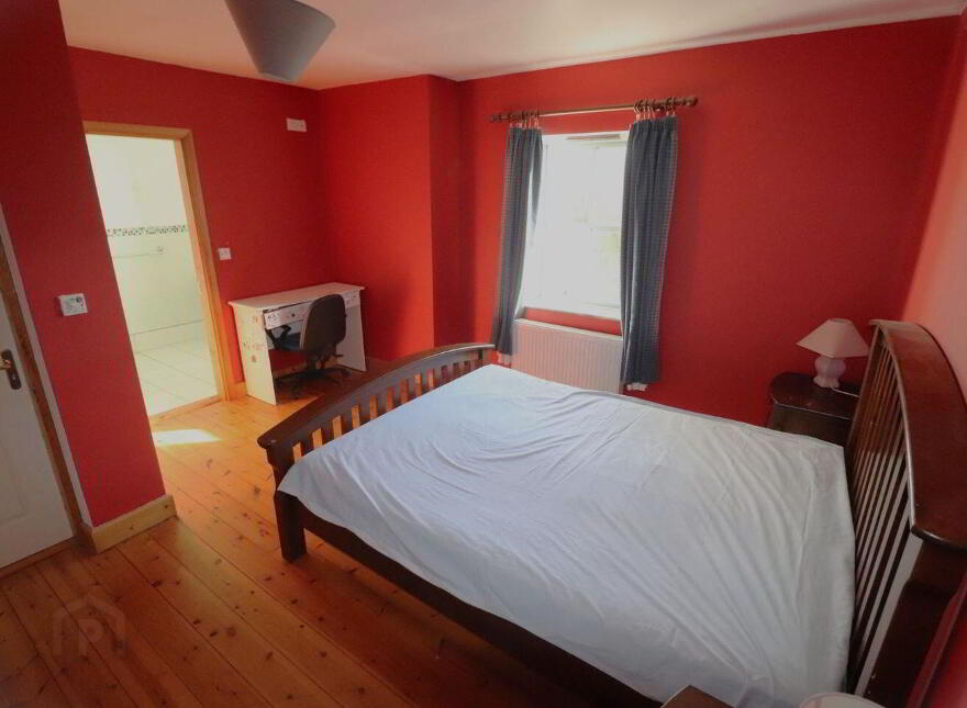 2 Sean Tobar, Ballydehob, P81HH33