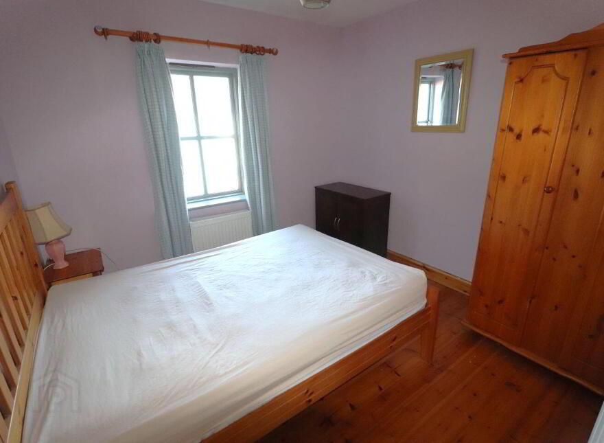 2 Sean Tobar, Ballydehob, P81HH33