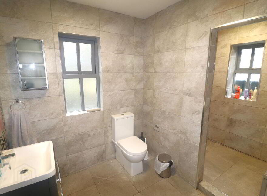 Rath South, Baltimore, Trafrask, P81DD29