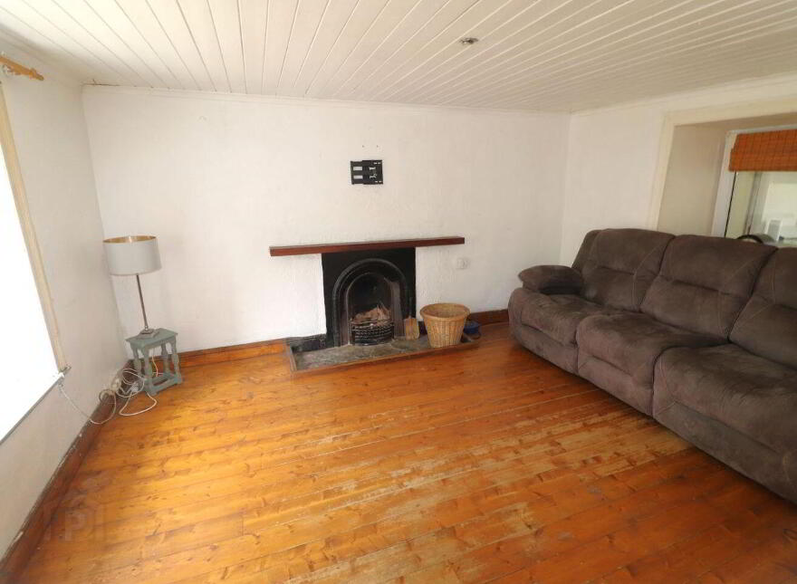 Lough Ine, Skibbereen, P81DP63