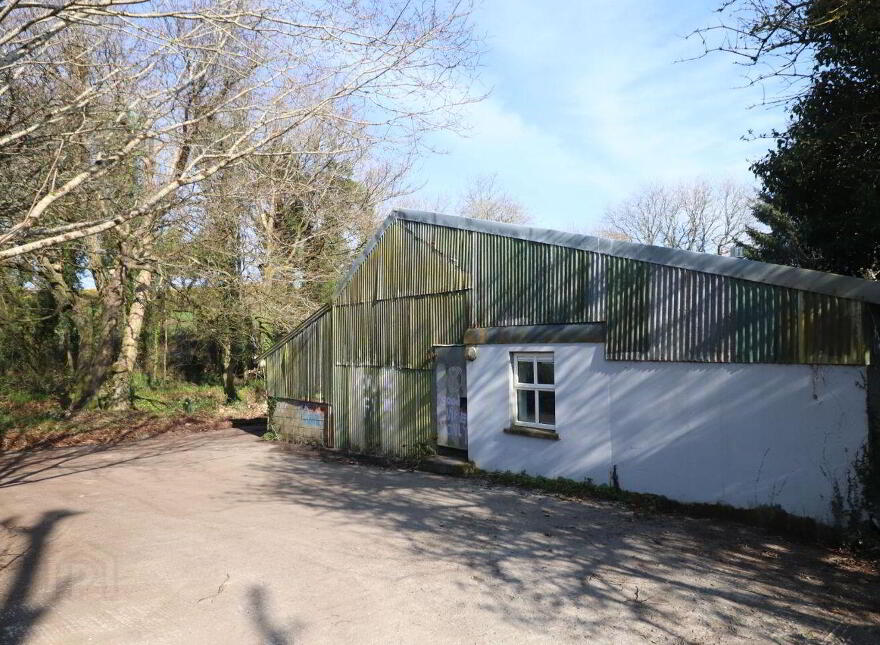 Lough Ine, Skibbereen, P81DP63