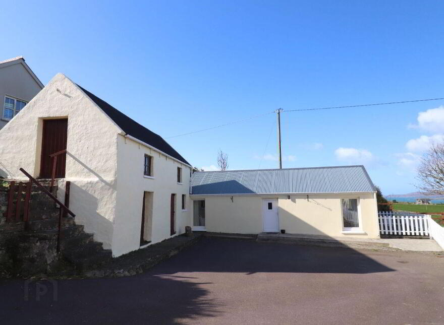 Gortacrossig, Castletownshend, P81N254