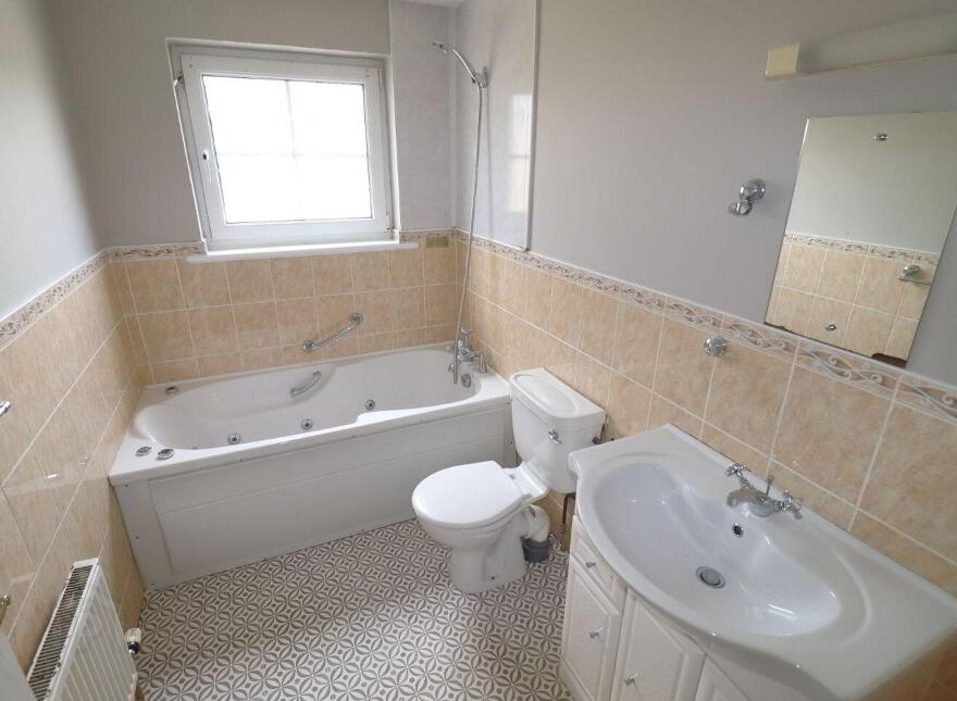 9 Upper Bridge Street, Skibbereen, P81E688