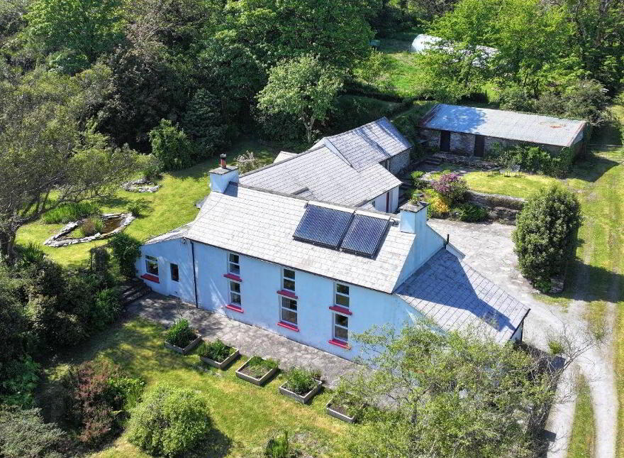 Maryswood, Dooneen, Castletownshend, P81D309