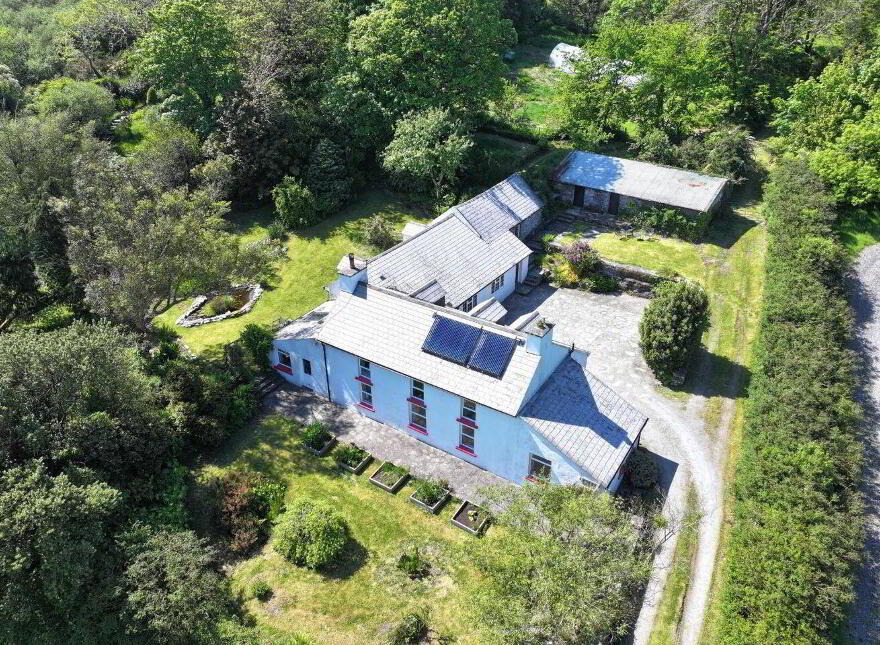 Maryswood, Dooneen, Castletownshend, P81D309