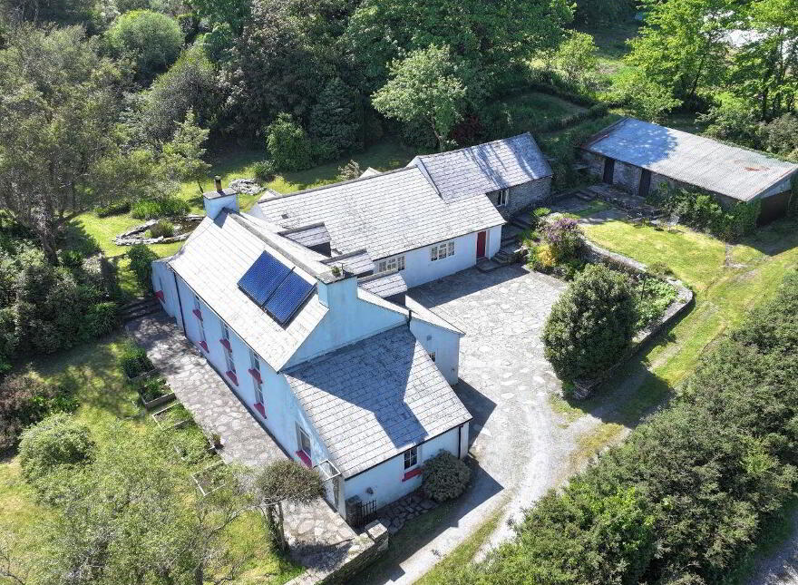 Maryswood, Dooneen, Castletownshend, P81D309
