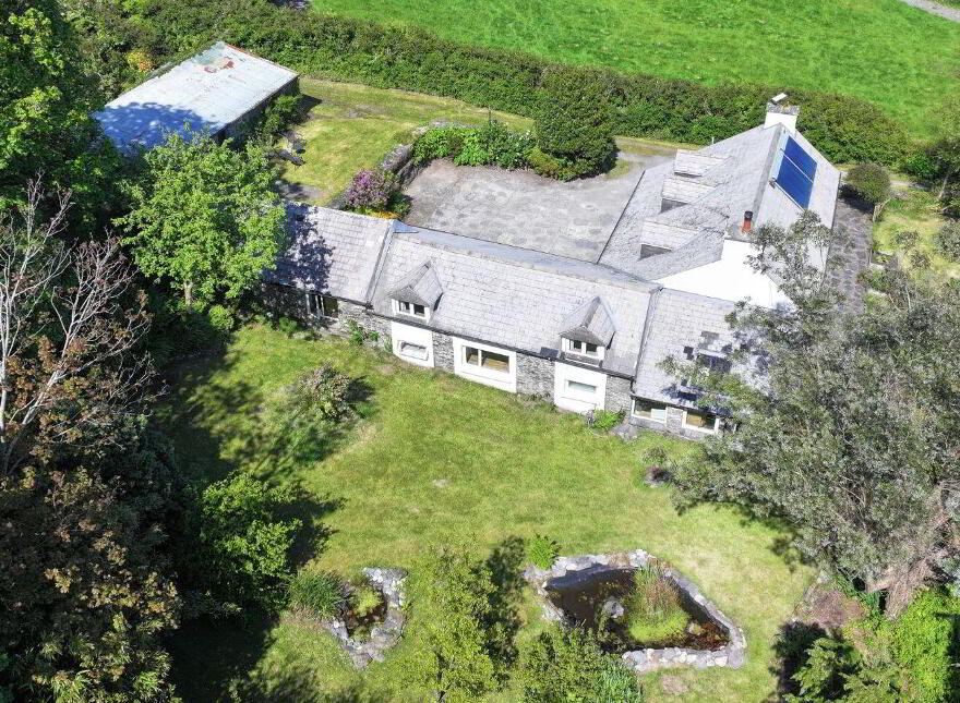 Maryswood, Dooneen, Castletownshend, P81D309