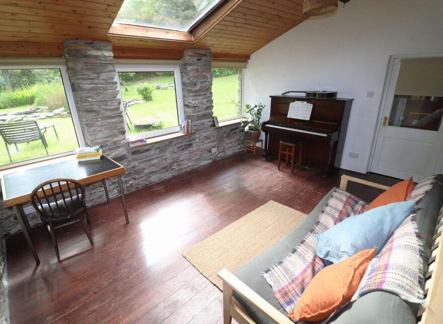 Maryswood, Dooneen, Castletownshend, P81D309