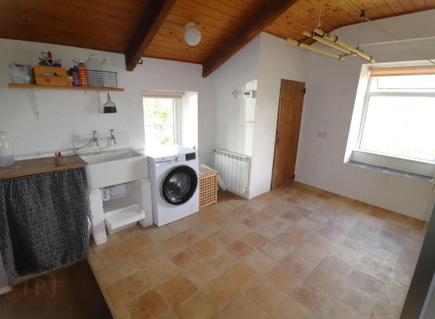 Maryswood, Dooneen, Castletownshend, P81D309