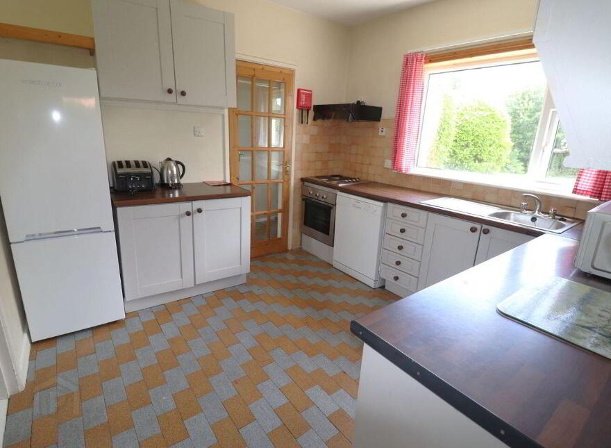 4 Riverdale, Skibbereen, P81RP20