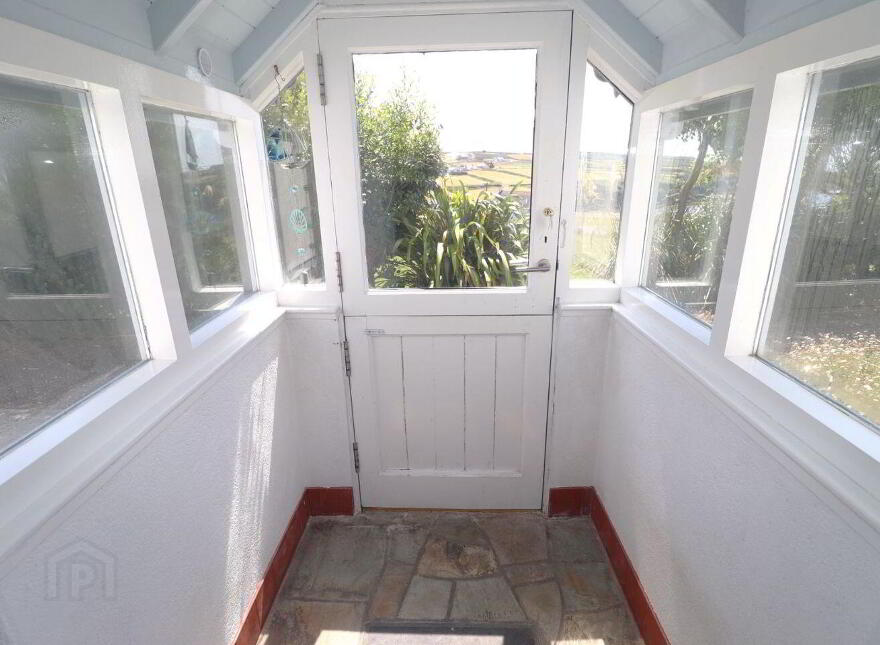 Lickowen, Castletownshend, P81HX02