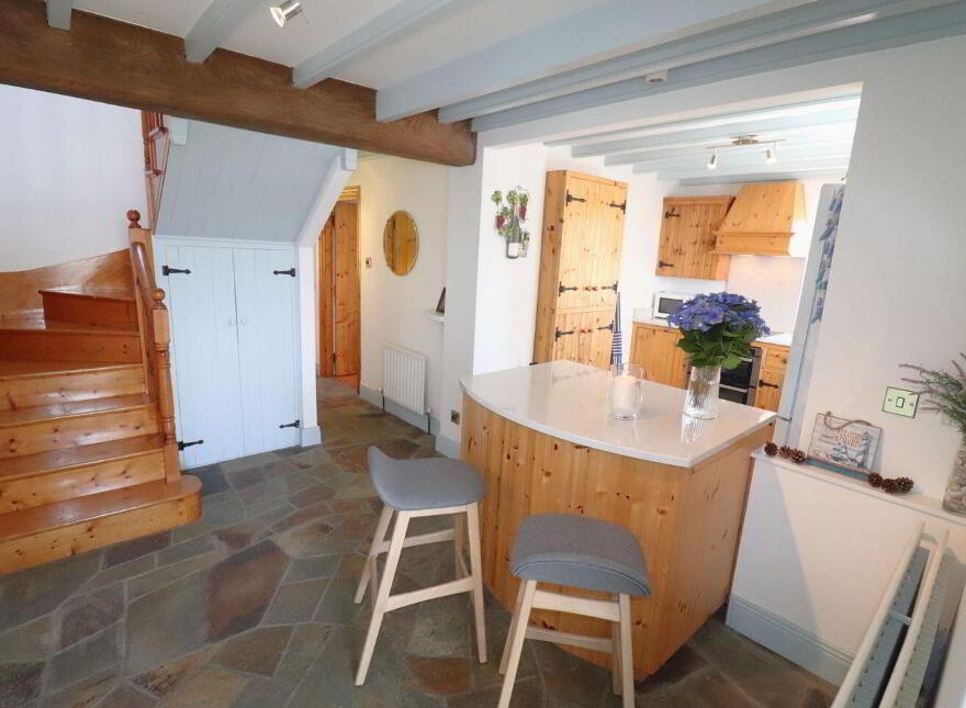 Lickowen, Castletownshend, P81HX02