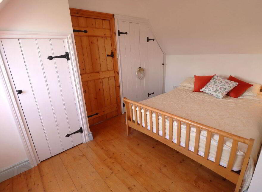 Lickowen, Castletownshend, P81HX02