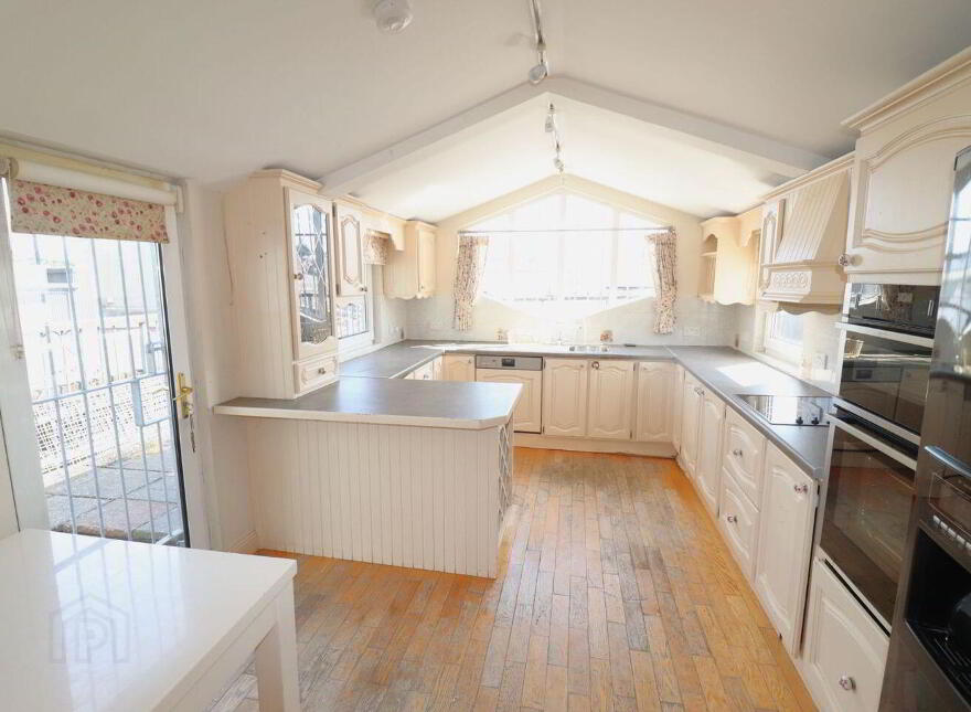 24 Main Street, Skibbereen, P81WK31