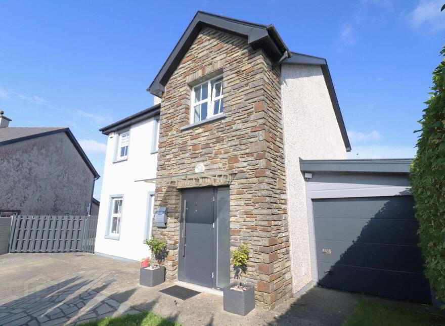 31 Gortnaclohy Heights, Skibbereen, P81A066