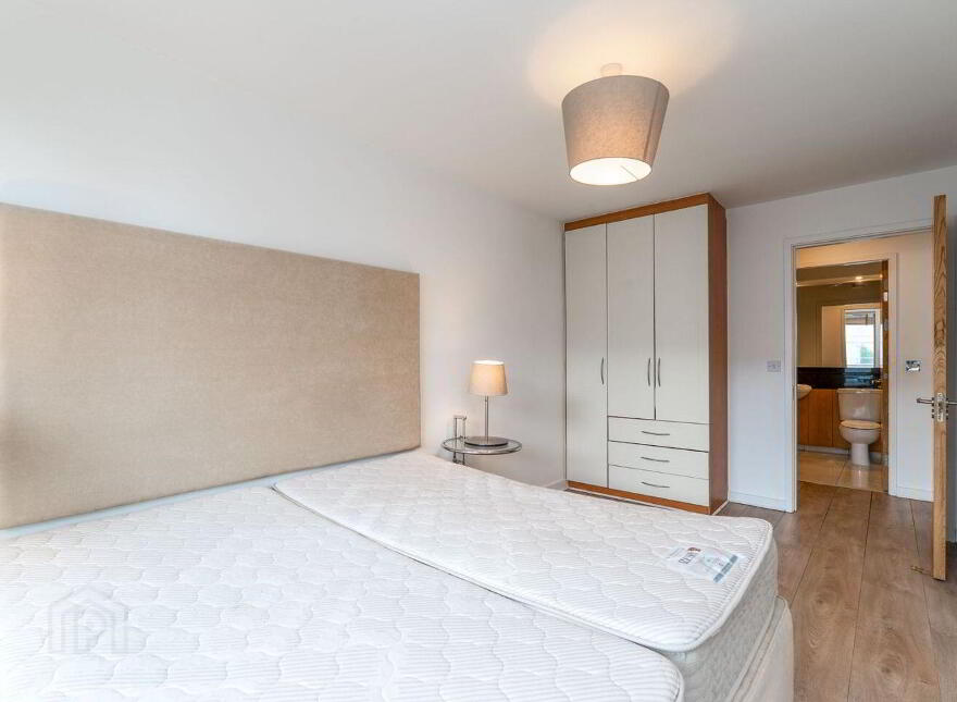 Apartment 70 The William Bligh The Gasworks, Grand Canal Dock, Grand Canal Dock, D04P020