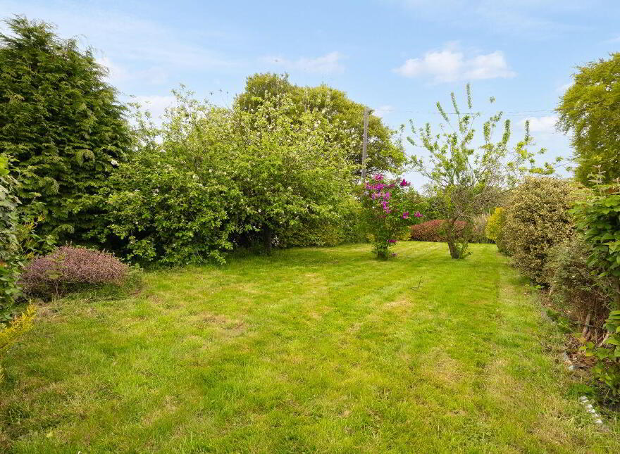 Tankardsgarden, Newbridge, W12HE44