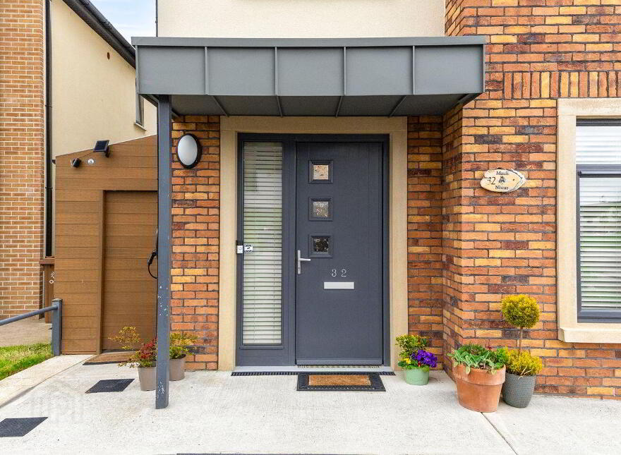 32 Curragh Farm, Newbridge, W12HR83
