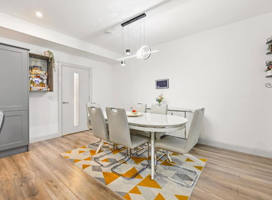 32 Curragh Farm, Newbridge, W12HR83