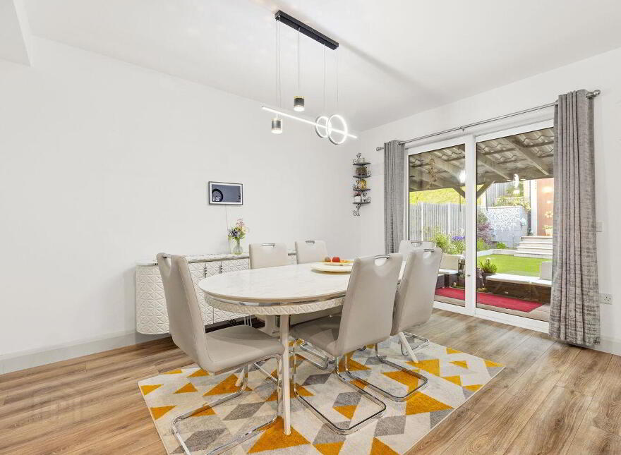 32 Curragh Farm, Newbridge, W12HR83