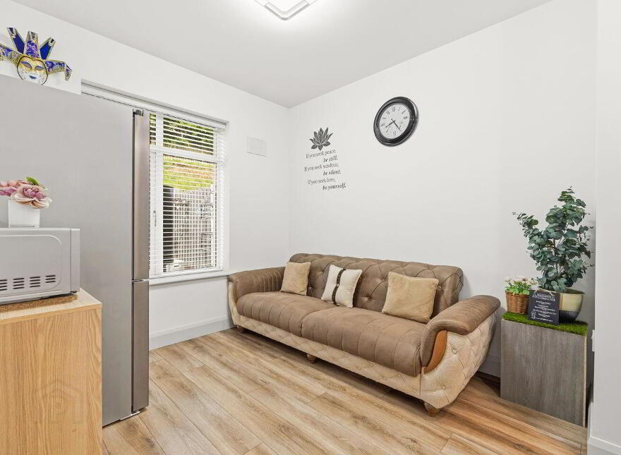 32 Curragh Farm, Newbridge, W12HR83