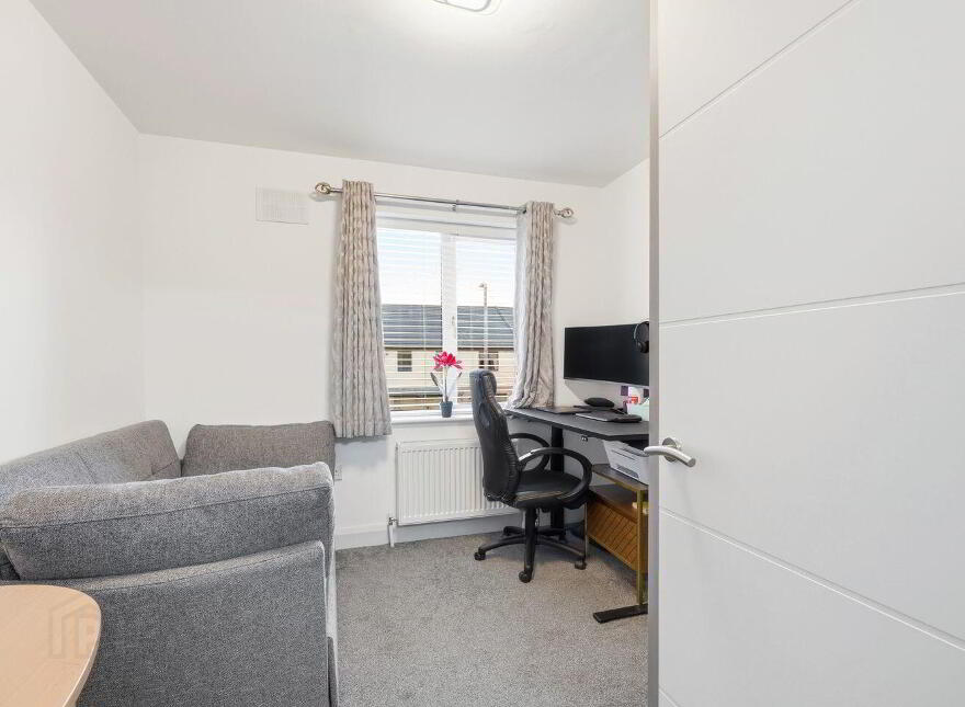 32 Curragh Farm, Newbridge, W12HR83