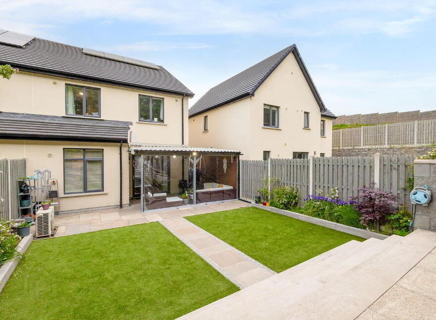 32 Curragh Farm, Newbridge, W12HR83