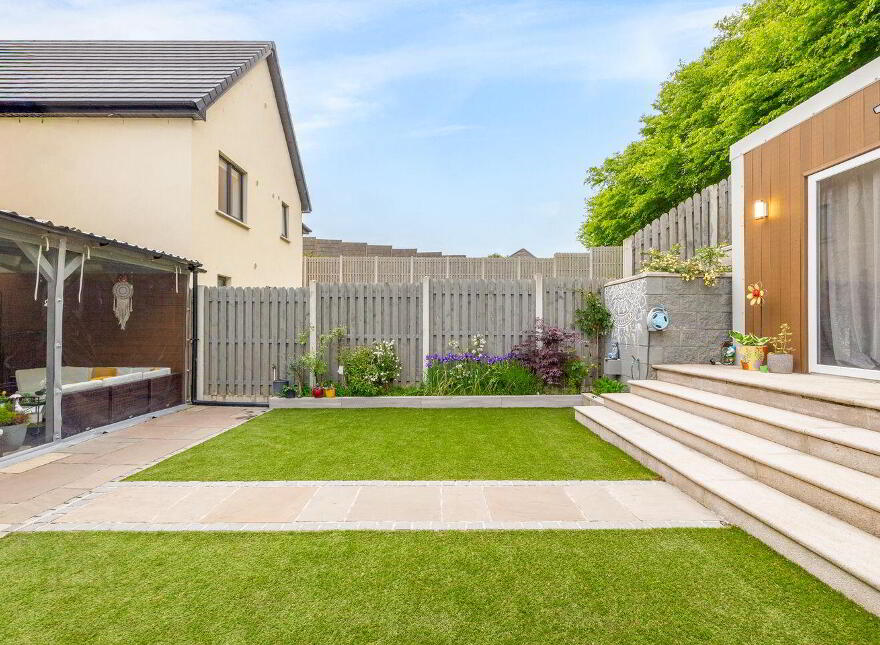 32 Curragh Farm, Newbridge, W12HR83