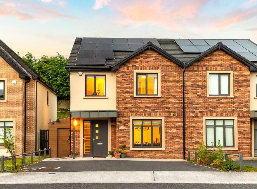 32 Curragh Farm, Newbridge, W12HR83