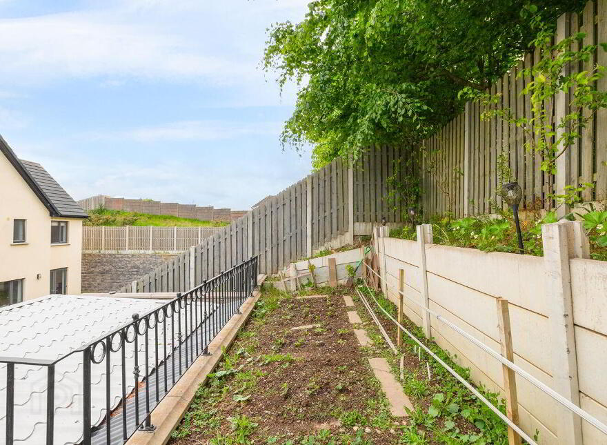 32 Curragh Farm, Newbridge, W12HR83
