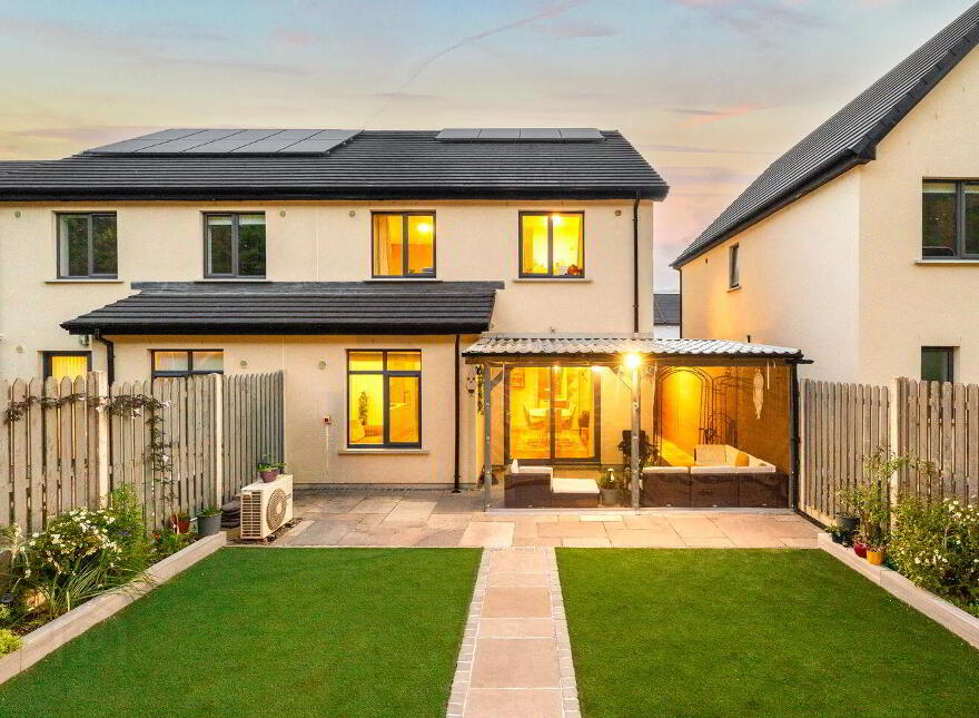 32 Curragh Farm, Newbridge, W12HR83