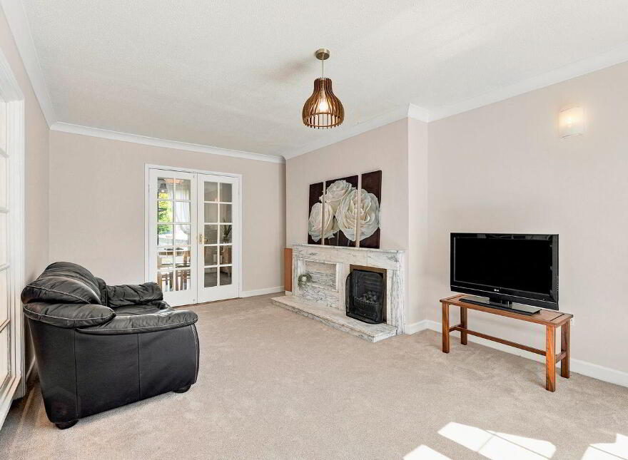 161 The Oaks, Newbridge, W12W300