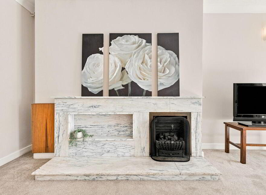 161 The Oaks, Newbridge, W12W300