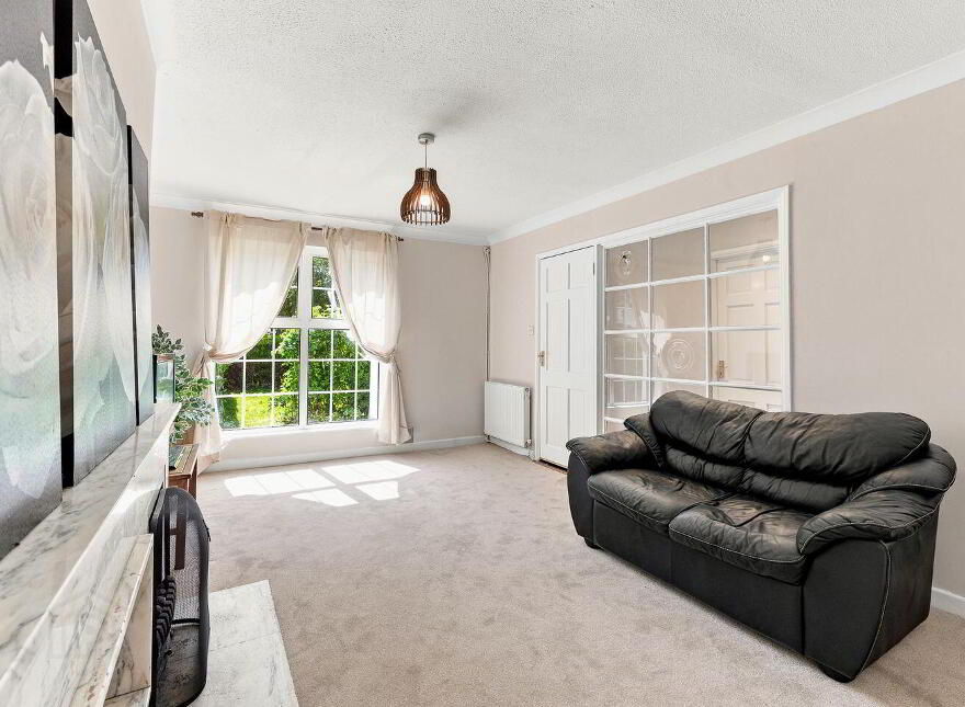 161 The Oaks, Newbridge, W12W300