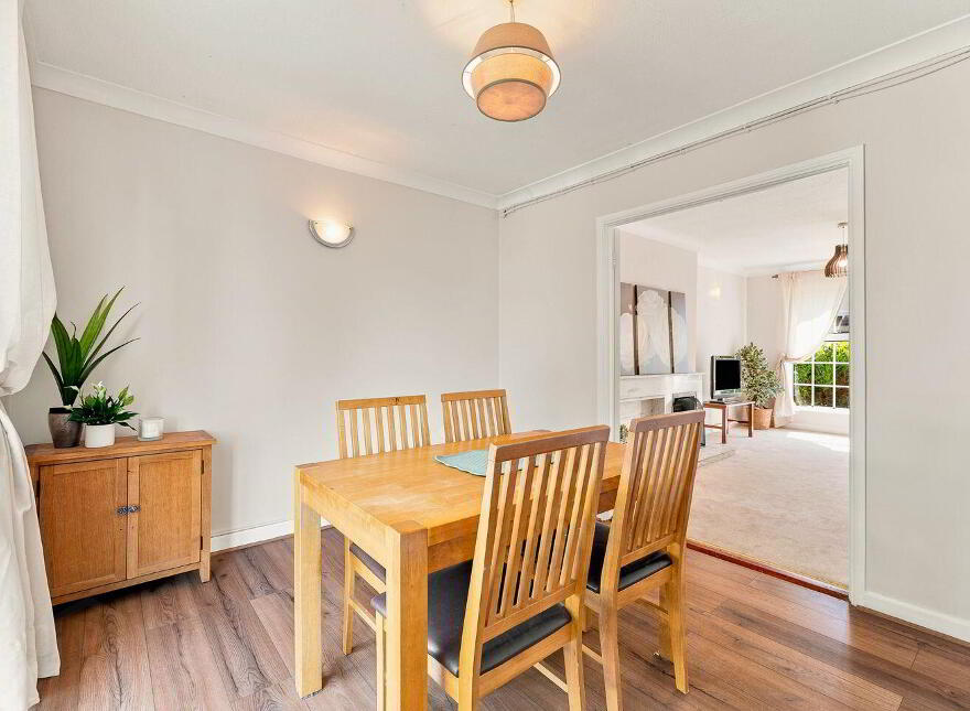 161 The Oaks, Newbridge, W12W300
