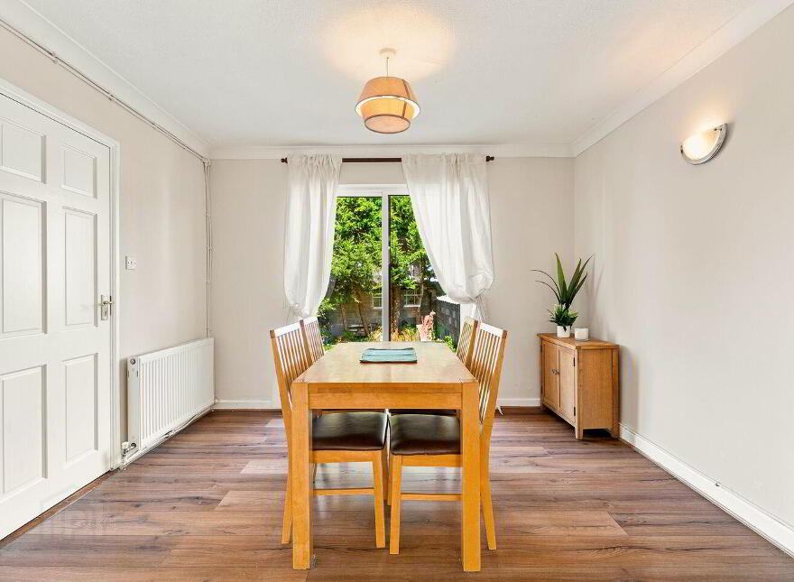 161 The Oaks, Newbridge, W12W300