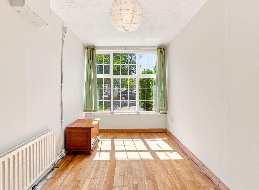 161 The Oaks, Newbridge, W12W300