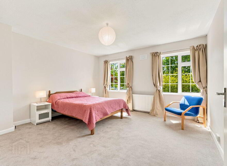 161 The Oaks, Newbridge, W12W300