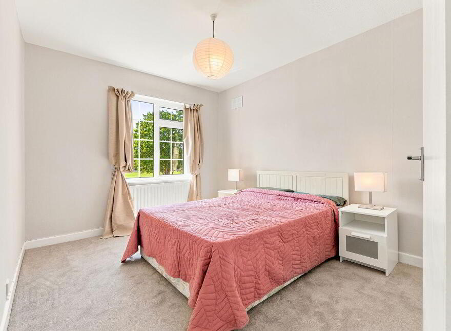 161 The Oaks, Newbridge, W12W300