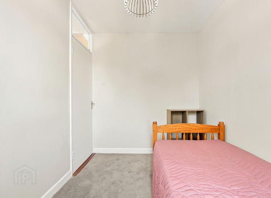 161 The Oaks, Newbridge, W12W300