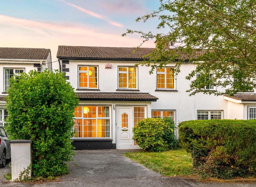 161 The Oaks, Newbridge, W12W300