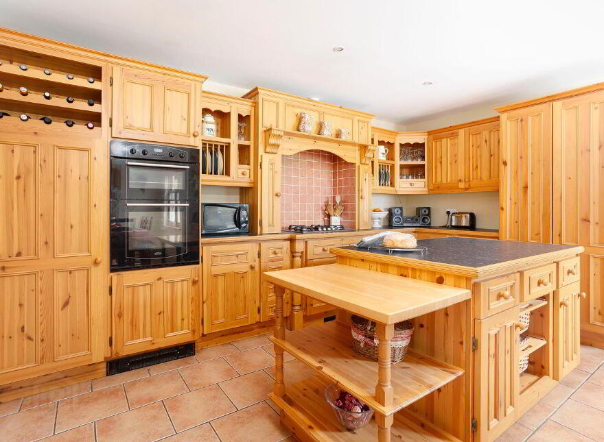 Copper Villa, Lowtown, Robertstown, W91VP68