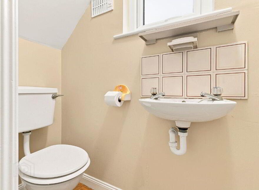 251 The Oaks, Newbridge, W12V303
