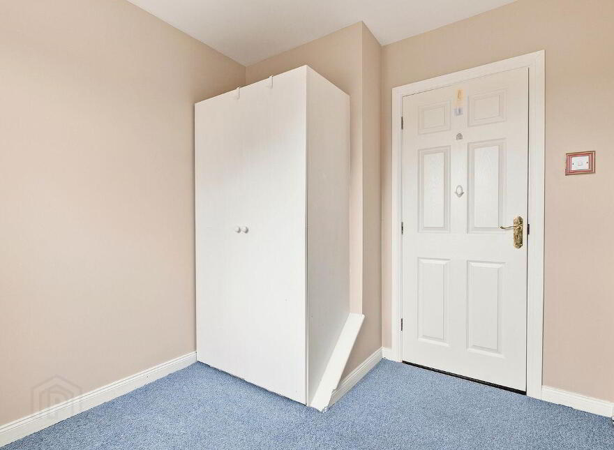 251 The Oaks, Newbridge, W12V303