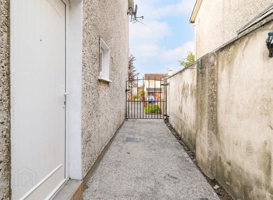 251 The Oaks, Newbridge, W12V303