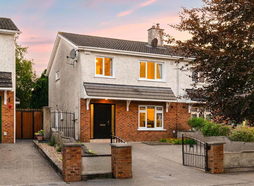 251 The Oaks, Newbridge, W12V303