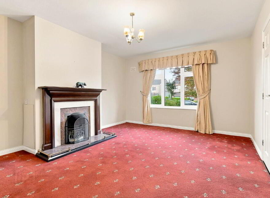 251 The Oaks, Newbridge, W12V303